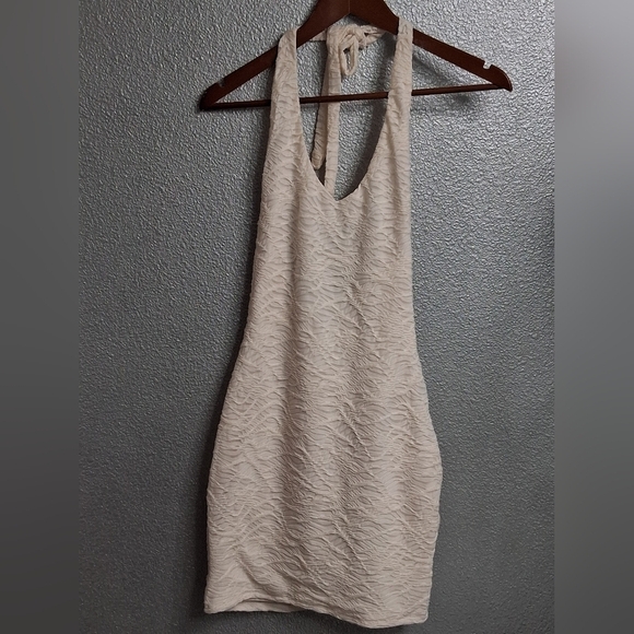 Bear Dance Textured Cream Halter Dress Size M - Picture 8 of 14